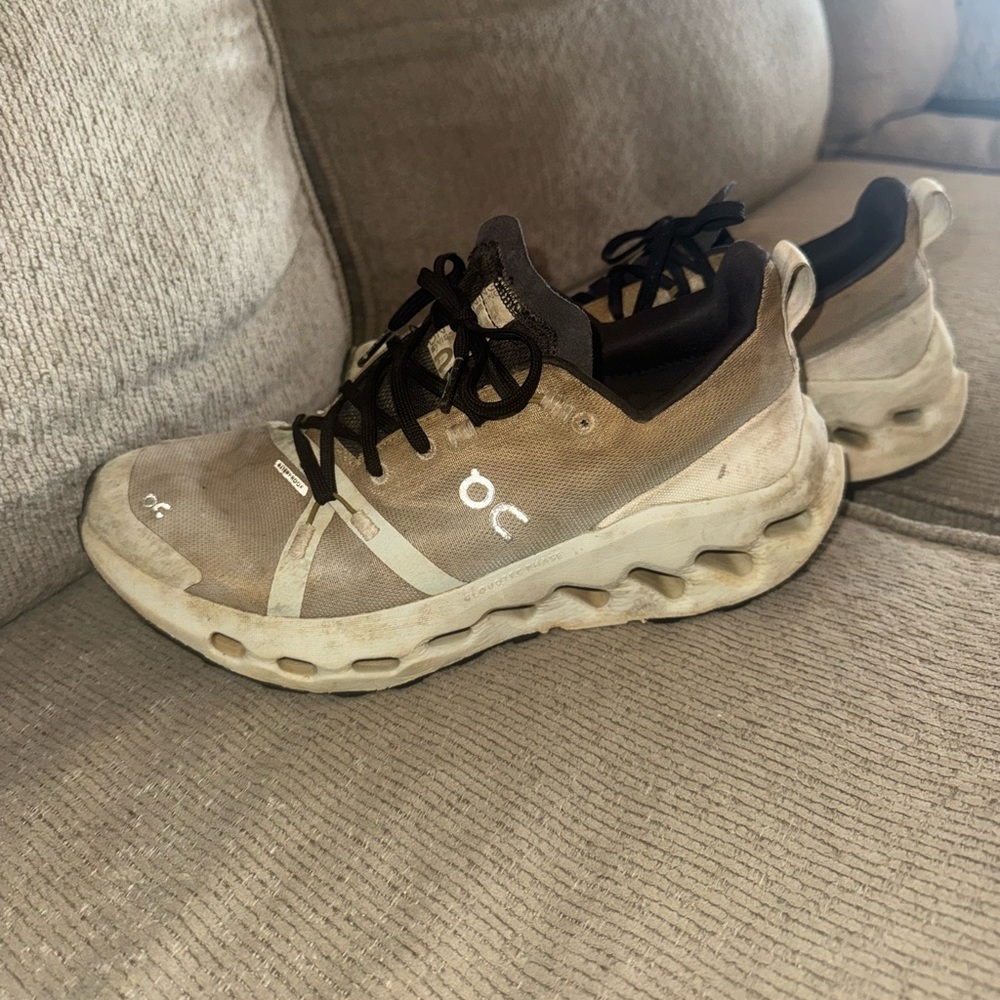 Women’s 7.5 or kids 5.5 on clouds on sneaker. Waterproof